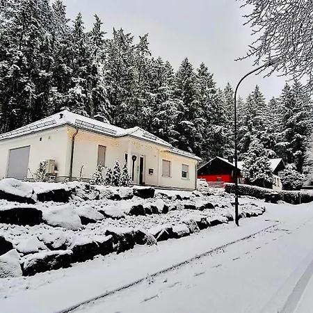 بيت للعطل Waldblick *